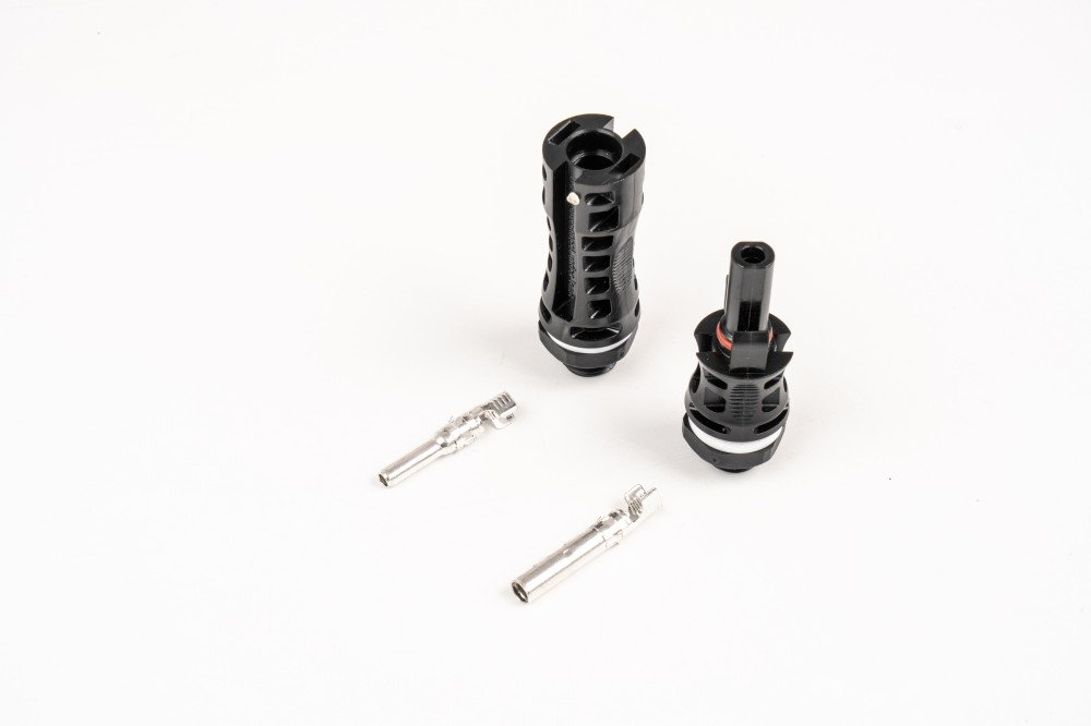 Cáp kết nối bảng điều khiển năng lượng mặt trời có phải là thành phần quan trọng trong hệ thống năng lượng mặt trời không?